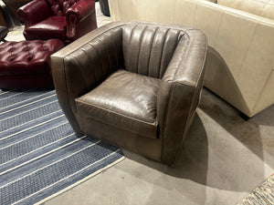 575 - Swivel Chair - Factory Outlet