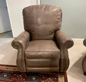 895 - Leather Recliner - Factory Outlet