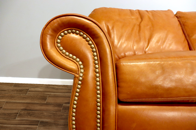 592-03 Bailey Leather Sofa